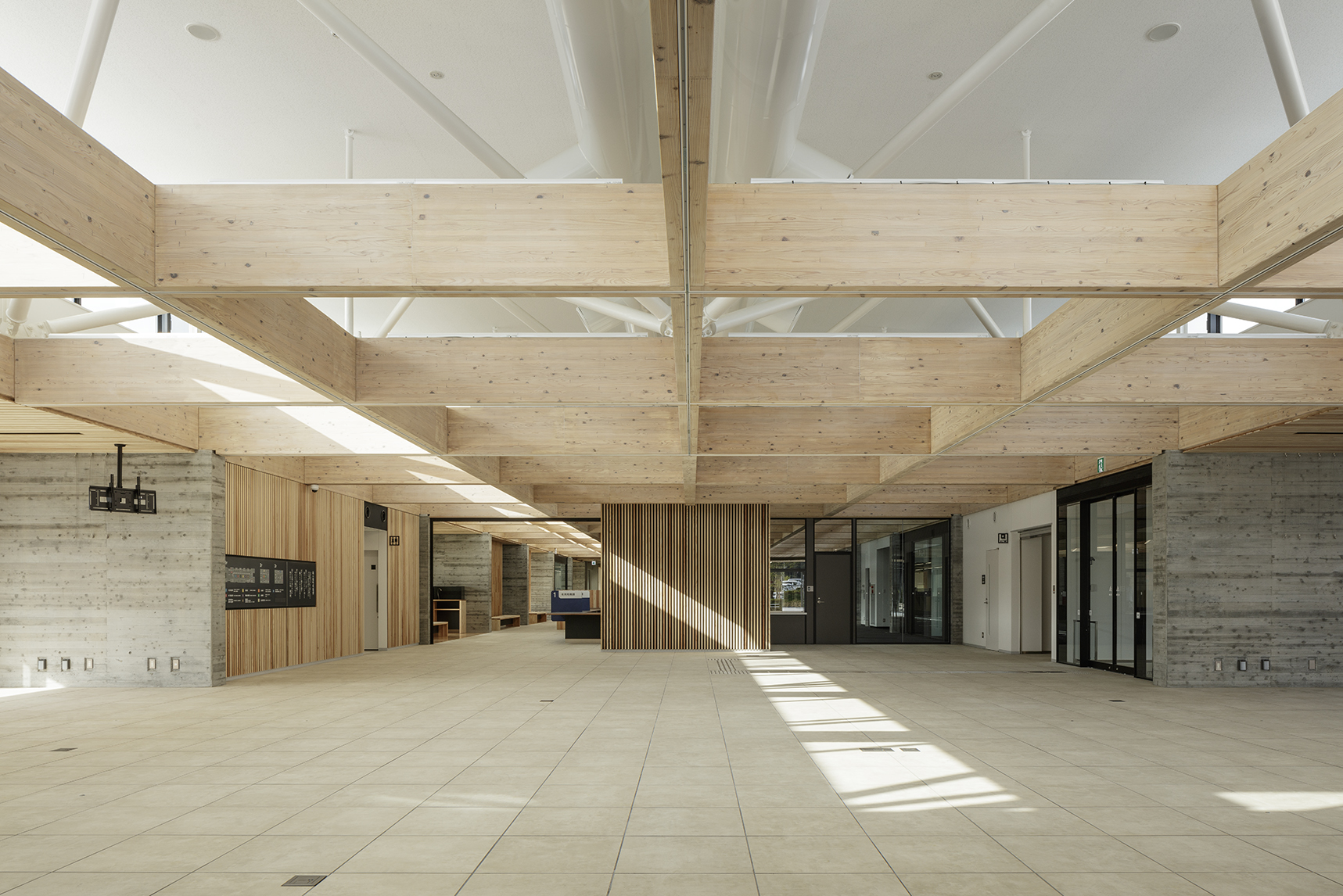 南三陸町役場 / Government Facilities in Minaku Sanriku | PEAK